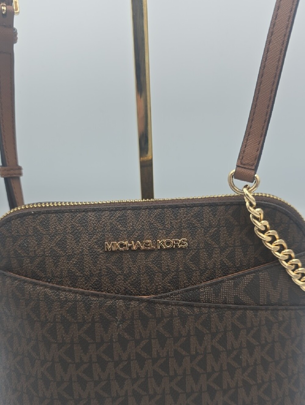 Michael Kors Brown Signature MK Dome Small Crossbody W/ Gold Chain (EUC)✨️ - Picture 3 of 14
